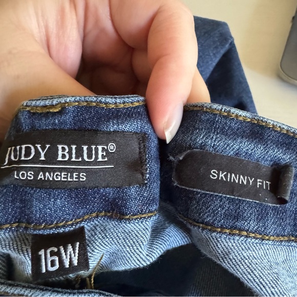 Judy Blue | Distressed Cuffed Skinny Jeans - Picture 6 of 7